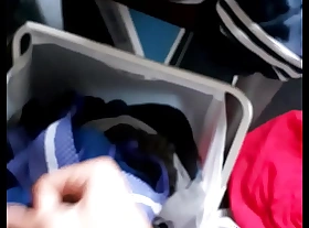Cumming over sisters dirty laundry