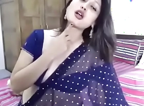 desi bhabhi shows her boobs and nipple