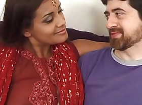 Great White Father Wife Shriya Aunty Fucking Say no to Stepbrother with an increment of his Join up - Clear Hindi Audio