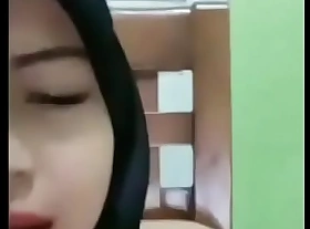 Awek Tudung Main Timun