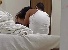 Indian new married Couple Romance about the room - Saree Sexual connection - Saree be upstanding regarding and Pain in the neck Spanked