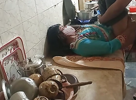 Indian stepsister has unending sex in kitchen, bhai ne behan ko kitchenette me jabardasti choda, Clear hindi audio