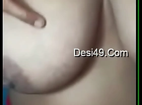 Desi aunty huge titties