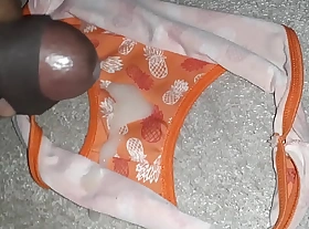 Downcast goan desi masturbating fully naked on girls orange coloured panty