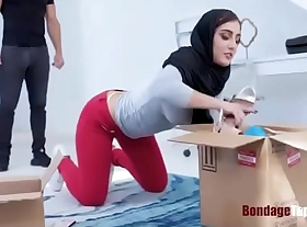 Muslim girl gets pussy fucked hard