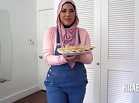 Big Girl In Hijab Offers Her Virginity More than A Platter - POV