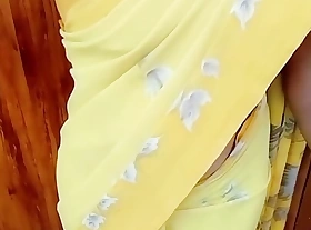 Meera Tamil wife saree show