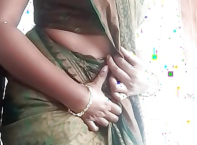 Tamil bazari aunty saree undressing