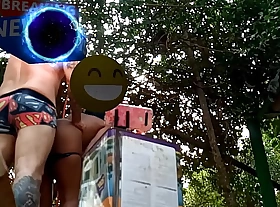 Novinha linda brinca com seu rabão