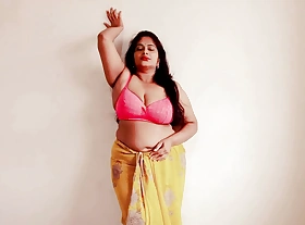 Horny Indian Arya Masturabating her self.