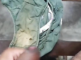Daughter masturbate cum on mom panty