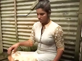 বৌদির চান করা দেখলাম