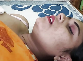 Saree and bra navel rendered helpless boobs press with pussy spatter romance be beneficial to Vaishnavy and Sharun Raj, Mallu couple hot saree navel romance