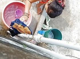 Desi Indian Bhabhi Bath Pic