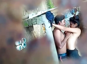 Bus Stop Sexual relations Video Of Bangladeshi Lovers