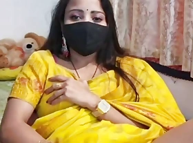 Indian girl Madhu fingering in pussy and exhibiting a resemblance X figure