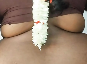 Tamil Beautiful Aunty Very Hot Boobs and Unbelievable Body