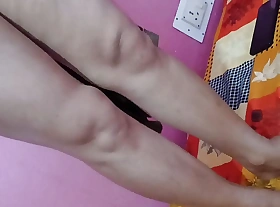 DESI SAPNA BHABI CHUT OR GAND REVIEW.