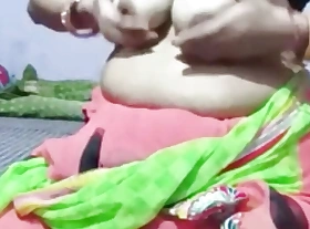 Indian muslim stepmom record his naked video for show one's age Up front of his stepson and fingering Up pussy to cum on bed