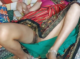 Rani bhabhi ne apne devar raju se kar bai chudayi devar ne bhabhi ko ghodi bana ke jor jir se chud aa
