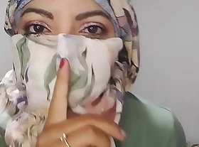 Arab Hijab Spliced Masturabtes Silently To Extreme Crossroads In Niqab REAL SQUIRT While Husband Away