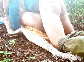 Aaj ho gaya bhabhi ji ke saath jungle masti wala pyar aur bhabhi ji ko jor se pel diya jor jor se thoka bahut maza aaya aaj ho gaya bhabhi ji ke saath jungle mein