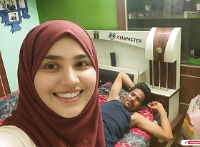 Pakisthani Kashmiri Girl concerning boyfriend Bedroom video Off out of one's mind -Snapchat143