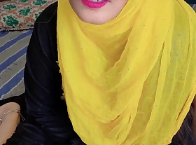 Indian Hijabi (Ammi jaan) stepmother everlasting fucked connected with doggystyle by her stepson and she got Creamipied on Big Ass.