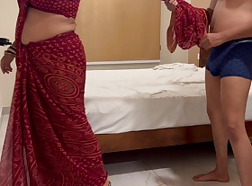 Indian saree wali bhabhi fucked indestructible apart from will not hear of besharam devar in doggy tune