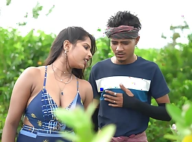 Farmer had hardcore sex with the maid in his fields ( tejaswini )