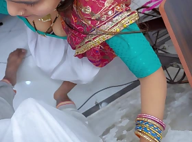 Sasur bahu sex- Indian Bahu(tailor) get Hard Fucked in Hairy Tight Pussy by Sasur ji shortly bahu takes measurement.