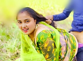 Bhabhi Devar ke sath Khet me chudai karwai or kutiya ban kar chudwane lgi Hindi me