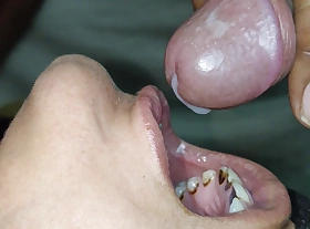 Blowjob deep throats cum in brashness