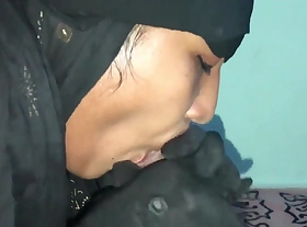 Indian Muslim Girl In the matter of Hijab Blowjob Cum Immfuck