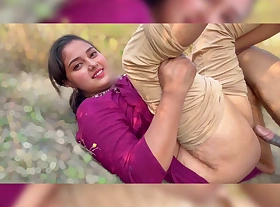 Jija JI talk out of her sali sahiba for fucking and her sali was convinced for making reels, & fucking in outdoor Marked Hindi Audio