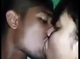 desi teen kissing
