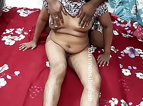 Amruta Indian Desi Hot Boob Bhabhi gets Penurious Wet Pussy Finger, Boob Press by her Boyfriend and does Hand job