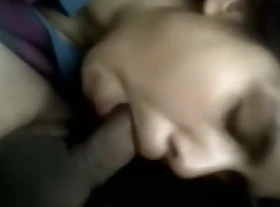 Slattern drools on high a ding-dong close to amateur Indian blowjob movie