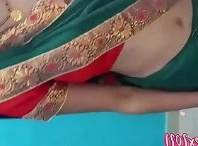 Pizza delivery boy fucked Indian hot girl forth her house